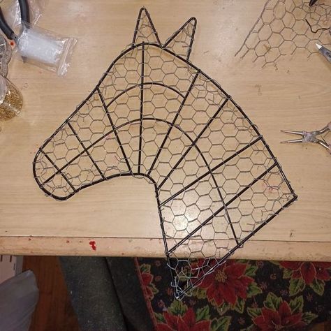 Crafty Fun Group | Okay I gonna try a horse head beaded suncatcher. | Facebook Chicken Wire Crafts, Beaded Suncatcher, Fun Group, Chicken Wire, Wreath Forms, Wire Crafts, Horse Head, Cleaning Organizing, A Horse