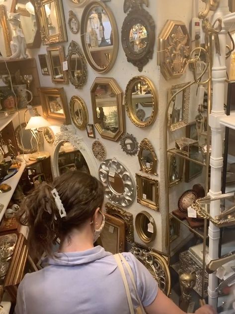 Vintage, Mirrors, Thrifting, Golden #vintage #mirror #mirrors #thrifting #aesthetic #golden #pretty #shopping #reflection Thrift Shop Aesthetic, Thrifting Aesthetic, Shop Aesthetic, Vintage Mirrors, Room Goals, Future Jobs, College Apartment, Thrift Shop, Vintage Mirror