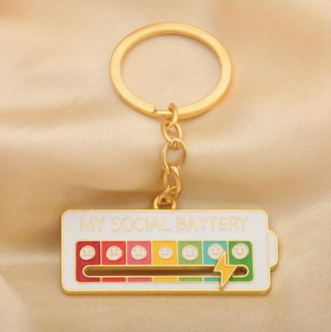 Social Battery, Cartoon Graphics, Unique Keychain, Battery Charge, Unique Keychains, Gifts For Colleagues, Conversation Starters, Polymer Clay Crafts, Practical Gifts