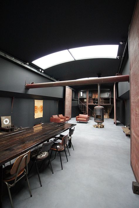 Houseboat Design, Barge Interior, Boat House Interior, Houseboat Living, Dutch Barge, Boat Interior, Industrial Interiors, Tables And Chairs, Floating House