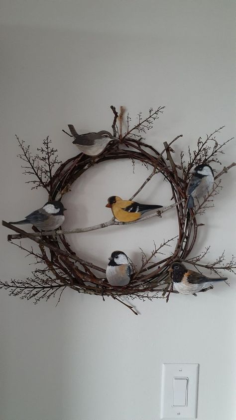 Dekoratívne Vence, Bird Wreath, Bird Crafts, Garden Art Projects, Garden Art Sculptures, Rustic Garden Decor, Garden Art Diy, Diy Crafts For Home Decor, Bird Decor