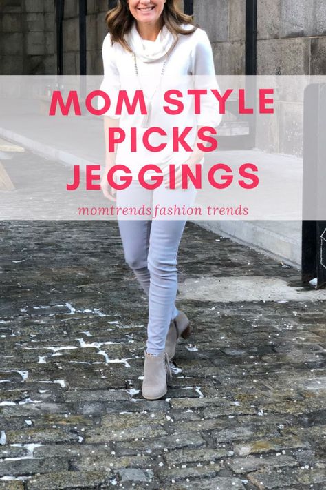 How to style and wear jeggings for moms. Warm spring outfit inspiration. MomTrends.com #outfit #ootd #winteroutfit #springoutfit #jeggings Outfits With Jegging, How To Style Jegging Jeans, Colored Jeggings Outfits, Jean Jeggings Outfit, Jeggings Outfit Summer Casual, Jeggings Outfit Work, Denim Jeggings Outfit, Jegging Outfit, Easy Mom Fashion