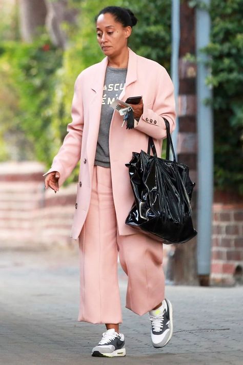 Keep the rest of the pieces streamlined and classic when choosing a bold pair of sneakers. Tracee Ellis Ross Style, Tracee Ellis Ross Fashion, Suits And Sneakers, Ellis Ross, Tracee Ellis Ross, Sneakers Fashion Outfits, Sneakers Street Style, Sneakers Looks, Womens Style