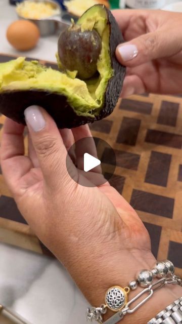 89K views · 2.2K likes | Hip2Save | Legit deals only. Follow for the best savings around! on Instagram: "Don’t toss out that over-ripe avocado! Make this easy 3-Ingredient Avocado Bread instead - it’s low-carb and keto-friendly!  Comment KETO and we’ll send you a DM with the recipe.  #avocadobread #avocadorecipes #hiprecipes @kindersflavors" Ripe Avocado Recipes, Best Avocado Recipes, Avocado Recipes Healthy, Avocado Bread, Healthy Lunches, Ripe Avocado, Avocado Recipes, Keto Bread, Keto Meal