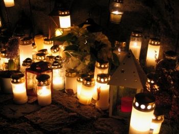 Highgate Cemetery Angel Tattoo Wings, Dark Gray Wedding, Feast Of All Saints, Celebrate Samhain, Candles For Christmas, Tattoo Wings, Ceremony Altar, Souls Day, Highgate Cemetery