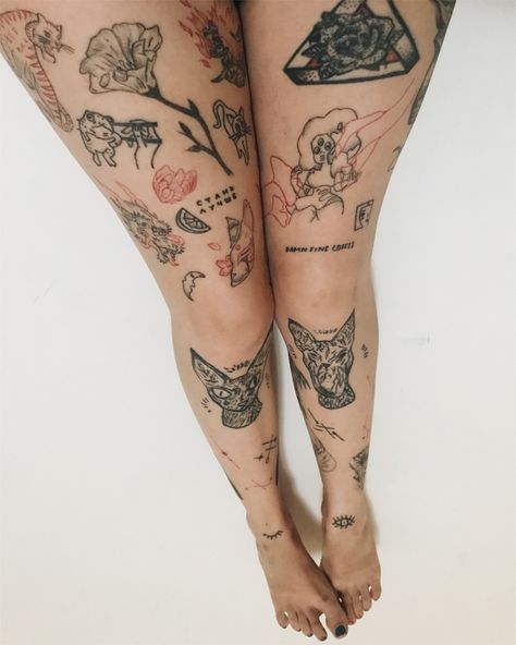 Sticker Style Tattoo Leg Sleeve, Thick Leg Tattoo, Linework Leg Sleeve, Funny Leg Tattoo, Sticker Leg Sleeve Tattoos, Leg Tattoo Layout, Tattoo Placement Legs Women, Flash Tattoo Leg Sleeve, Horizontal Leg Tattoo