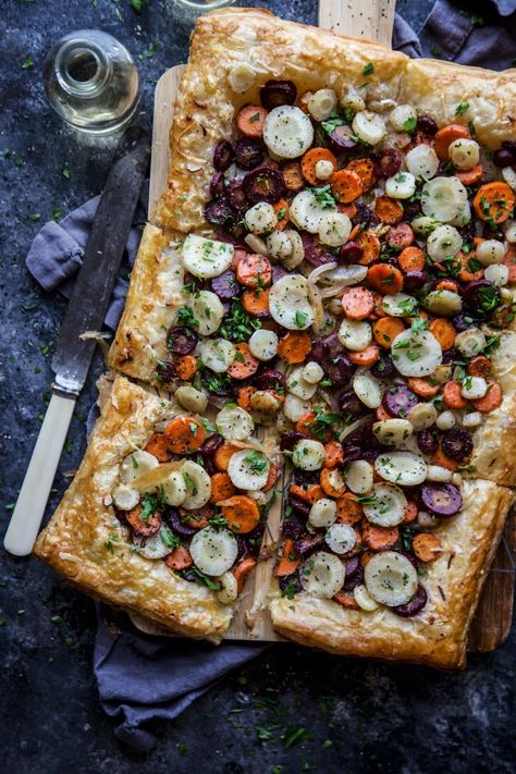 Caprese Asparagus, Carrot Tart, Vegan Asparagus Recipes, Vegetable Board, Caramelized Carrots, Veggie Platter, Recipes Easter, Spring Dishes, Asparagus Recipes