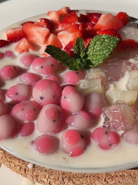 Peach Boba (in cute piggy shape) Cute Boba Pearls, Boba Shapes, Gummy Bear Boba, Chiffon Sheet Cake, Easy Boba Recipe, Boba Jelly, Peach Boba, Boba Cute, Japanese Roll Cake