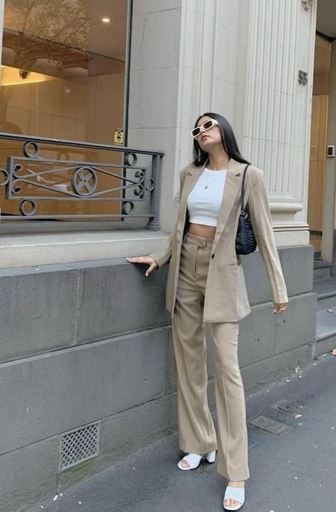 Shoes Outfit Fashion, Stylish Work Attire, Office Outfits Women, Casual Day Outfits, Causual Outfits, Asian Outfits, Blazer Outfits, Formal Outfit, Fancy Outfits