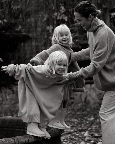 RALINA GAZIZOVA в Instagram: «Family Story for @presentsimple.tricot 💔» Ralph Lauren Black And White, Motherhood Photos, Family Portrait Poses, Family Story, Instagram Family, Family Stories, Family Photo Sessions, Flower Phone Wallpaper, Portrait Poses