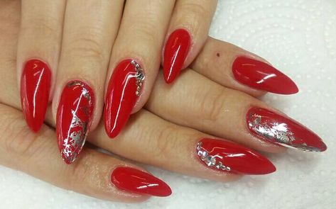 Red Nails With Silver Foil, Red Nails With Silver, Nail 2023, Nail Art Photos, Bears Nails, Art Designs Ideas, Formal Nails, Gel Acrylic Nails, Nail Art Techniques