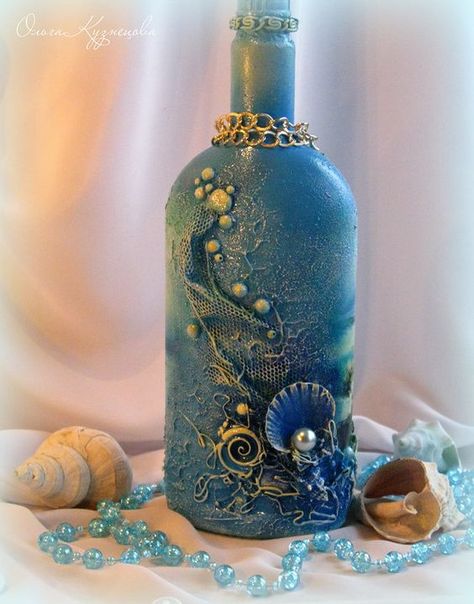 Fabric Decoupage, Glass Bottles Art, Wine Bottle Art, Wine Bottle Diy Crafts, Painted Wine Bottles, Wine Bottle Diy, Altered Bottles, Glass Bottle Crafts, Wine Bottle Decor