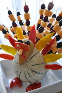 a very vegetarian thanksgiving Vegetarian Turkey, Fruit Turkey, Thanksgiving Fruit, Veggie Art, Holiday Fruit, Thanksgiving Snacks, Fruit Creations, Fruit And Veggies, Vegetarian Thanksgiving