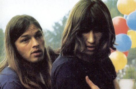 David Gilmour and Roger Waters, Pink Floyd Roger Waters And David Gilmour, Roger Waters David Gilmour, Pink Floyd Members, Pink Floyd Poster, Best Oysters, Pink Floyd Fan, Pink Floyd Art, Syd Barrett, Comfortably Numb