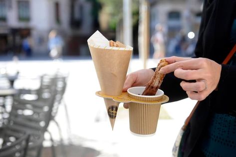 Oriol Balaguer, Barcelona, Spain Churreria Ideas, Churros Con Chocolate, Takeaway Packaging, Snacks Für Party, Food Packaging Design, Coffee Packaging, Creative Packaging, Cafe Design, Cafe Food