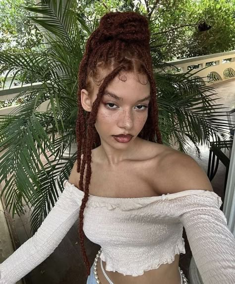 Box Braids Mixed Girl, Ginger Protective Styles, Box Braids Vermelho, Auburn Box Braids, Ginger Box Braids, Fairy Locs, Faux Dreadlocks, Marley Twist Hairstyles, Ginger Braids