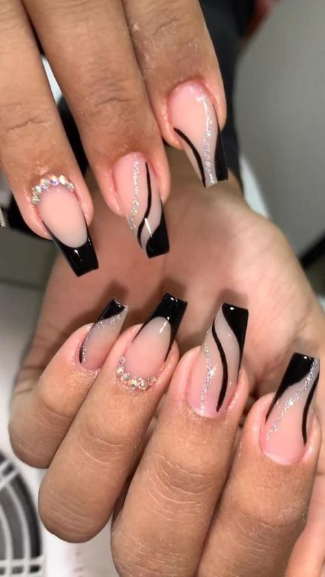 Black Nail White Design, Black Tip Nail Designs Short, Black And Gold Nail Designs Square, Black Nails Fancy, Black Nail Gel Designs, Nail Coffin Design, Black Nails With Glitter Tips, Cute Black Nail Designs, New Trendy Nail Art Designs