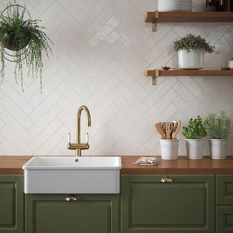 Kitchen Tile Backsplash, Interior Dapur, Kabinet Dapur, Kitchen Backsplash Designs, Herringbone Tile, Kitchen Splashback, Kitchen Fireplace, Green Cabinets, Kitchen Wall Tiles