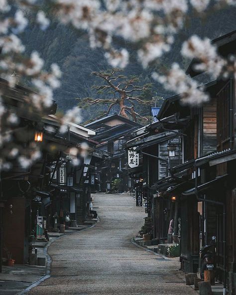 111 Real-Life Photos That Look Like Movie Sets Or Video Games | Bored Panda Japan Village, Sutro Tower, Japanese Town, Realism Artists, City Japan, Nara Japan, Night Forest, Tokyo Hotels, Japan Trip