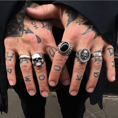 Story Pictures, Ring Boy, Diamond Fashion Jewelry, Frank Iero, Dope Jewelry, Second Weddings, Skull Ring, My Chemical Romance, Black Rings