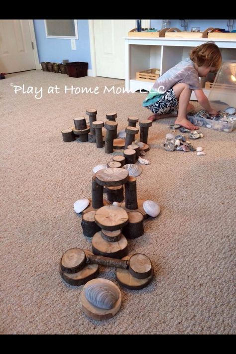 Awesome natural wood blocks-Making these for my pre-k kids Kindergarten Reggio, Forest Play, Inspirational Crafts, Curiosity Approach, Unstructured Play, Block Center, Diy Blocks, Kids Blocks, Wood Building