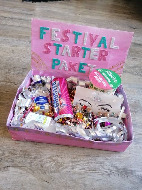 Festival Survival Kit, Festival Looks, Survival Kit, Pop Tarts, Gum, Snack Recipes, Snacks, Candy, Packaging