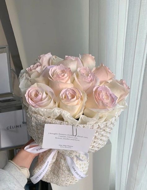 Layers At Home, Hair In Layers, Luxury Flower Bouquets, Soft Pink Theme, Boquette Flowers, Modern Flower Arrangements, Flowers Bouquet Gift, Nothing But Flowers, Flower Studio