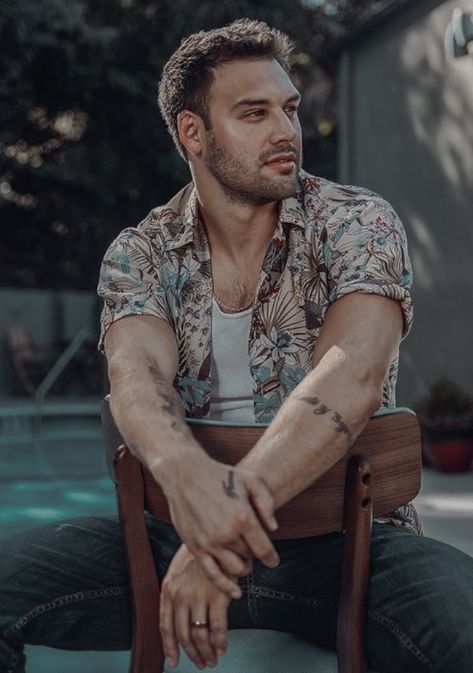 Eddie Diaz, Step Up Revolution, Justin Theroux, Ryan Guzman, Denim Jacket Men, Poses For Men, Man Crush, Pretty Men, Celebrities Male