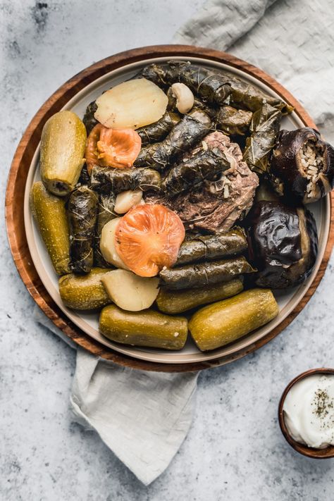 Greek Dolmades, Warak Enab, Middle Eastern Recipes Arabic Food, Rice And Meat, Jordanian Food, Stuffed Vine Leaves, Arab Food, Crumb Recipe, Middle Eastern Style