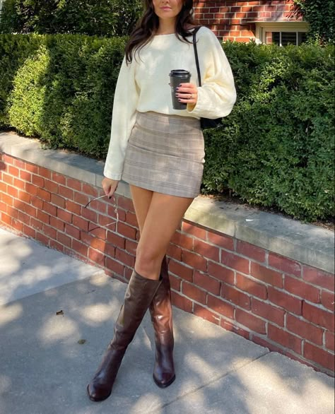 Cute Coffee Date Outfits Summer, Black Skirt With Boots Outfit, Wedding Guest Fall Dress, Nude Skirt Outfit, Mini Skirt Outfit Spring, Art Museum Outfit Ideas, Cute Thanksgiving Outfits, Sixth Form, Thanksgiving Outfits