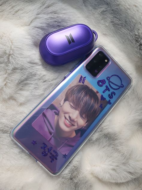 Army Accessories, Apple Laptop Macbook, Army Crafts, Bts Army Logo, Kpop Phone Cases, Army Room Decor, Photo Phone Case, Bts Bulletproof, Cute Galaxy Wallpaper