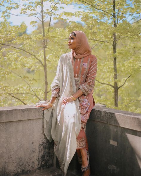 Eid outfit, hijab, hijabi inspo, desi outfit, indian outfit, salwar kameez, eid salwar, eid inspiration, eid outfit, desi girl, indian outfit, indian, bangaladeshi, bengali, pakistani, brown girl, michigan photography, portraits, ramadan mubarak, eid mubarak, muslim women, instagram blogger, fashion blogger, posing ideas, model poses, insta model, mauve outfit, hijabi blogger Hijab With Salwar Kameez, Eid Outfit Hijab, Eid Salwar Kameez, Mauve Outfit, Insta Model, Outfit Indian, Michigan Photography, Eid Outfit, Muslim Women Hijab