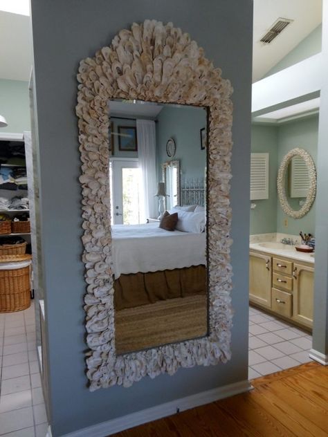 10 Beautiful Ways to Repurpose Oyster Shells Do-It-Yourself Ideas Oysters Crafts, Oyster Mirror, Oyster Shell Wreath, Oyster Shell Candle Holder, Oyster Crafts, Oyster Shell Mirror, Shell Pictures, Shell Furniture, Mirrors Design