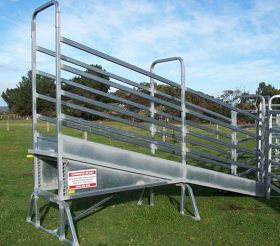 Cattle Corrals, Cattle Trailers, Timber Floor, Bucking Bulls, Cattle Ranch, Loading Ramps, Cattle Ranching, Large Shelves, Roof Framing