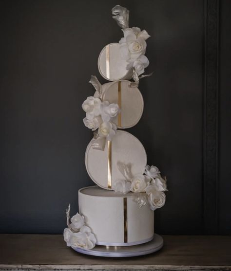 Cute Cakes Ideas, Luxury Wedding Cake Unique, Cute Wedding Cakes, Wedding Cakes Ideas, Geometric Wedding Cakes, Contemporary Wedding Cakes, Cakes Decor, Geometric Cake, Royal Cakes