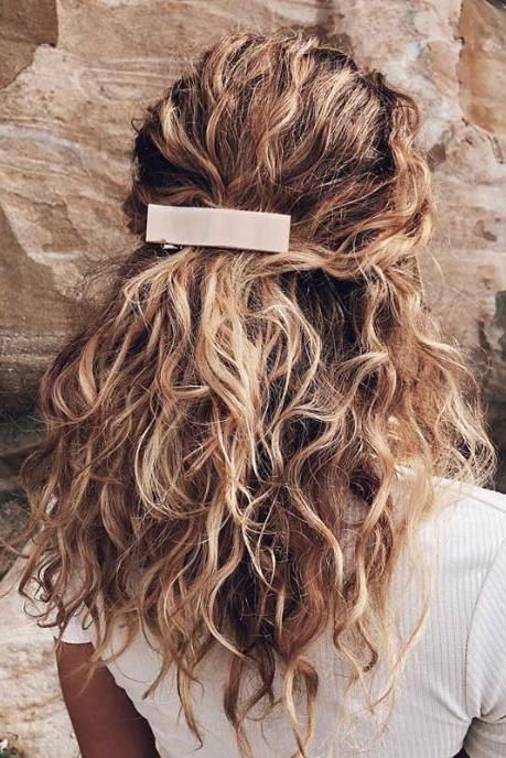 17 Beautiful Ways to Style Blonde Curly Hair #natural #curly #blonde #hairstyles #trends #southernliving Subtle Highlights Curly Hair, Kristin Ess, Blonde Curly Hair, Permed Hairstyles, March 4, Hair Envy, Hair Dos, Curly Hair Styles Naturally, Perm