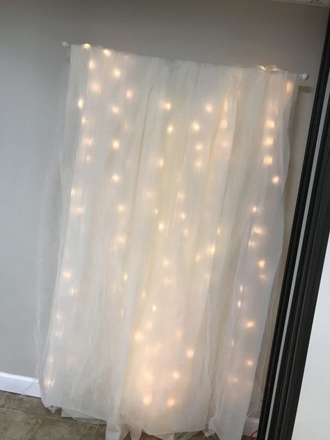 DIY Lit Tulle Backdrop - Six Clever Sisters Floral Decor Backdrop, Christian Bridal Shower Ideas, Tulle Backdrop, Diy Tulle, Budget Baby Shower, Bridal Shower Backdrop, Diy Baby Shower Decorations, Diy Wedding Backdrop, Light Backdrop