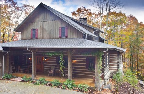 Log Home Exteriors Log Home Exterior Colors, Log Home Living Room, Log Homes For Sale, Log Homes Exterior, Rustic Home Exterior, Cabin Exterior, Modern Rustic Homes, Exterior Makeover, Timber Frame Homes