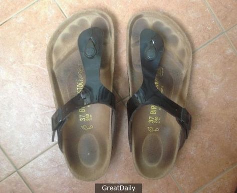 How To Clean Birkenstock Footbeds How To Clean Birkenstocks, Beauty Closet, Diy Sandals, How To Clean Suede, Monica Geller, Diy Cleaners, Open Toe Shoes, Closet Ideas, Clean Shoes