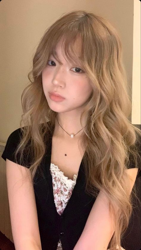 Blonde Hair Korean, How To Have Style, Blonde Asian, Color Rubio, Korean Hair Color, Honey Blonde Hair, Hair Inspiration Color, Hair Inspo Color, Hair Color Trends