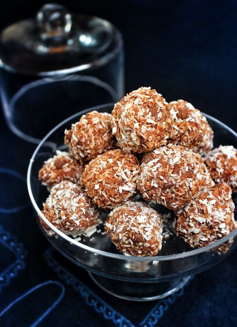 Coconut Rum Balls  •  Free tutorial with pictures on how to bake a batch of rum balls in under 10 minutes Coconut Rum Balls, Rum Ball, Rum Truffles, Coconut Balls, Rum Balls, Coconut Rum, Grated Coconut, Energy Bites, Health Snacks