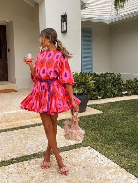 Colorful Brunch Outfit, Bold Summer Outfits, Italy Outfits Women, Colorful Spring Outfits, Beach Party Outfit Ideas, Bright Summer Outfits, Beach Party Outfit, Party Outfit Ideas, Beach Party Outfits