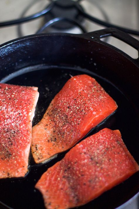 Salmon On Stove Top, Cook Salmon On Stove, Shrimp On The Stove, How To Bake Salmon, Salmon On The Stove, Moist Salmon, Sockeye Salmon Recipes, Salmon Stuffed, Bake Salmon