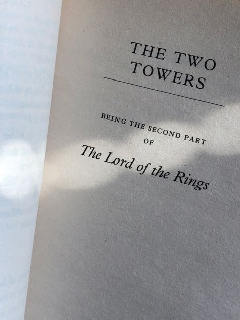 Tolkein Aesthetic, Lotr Book Aesthetic, Bacon Aesthetic, Lotr Vibes, Lotr Two Towers, Summer Academia, Lord Of The Rings Book, Hobbit Aesthetic, Lotr Aesthetic