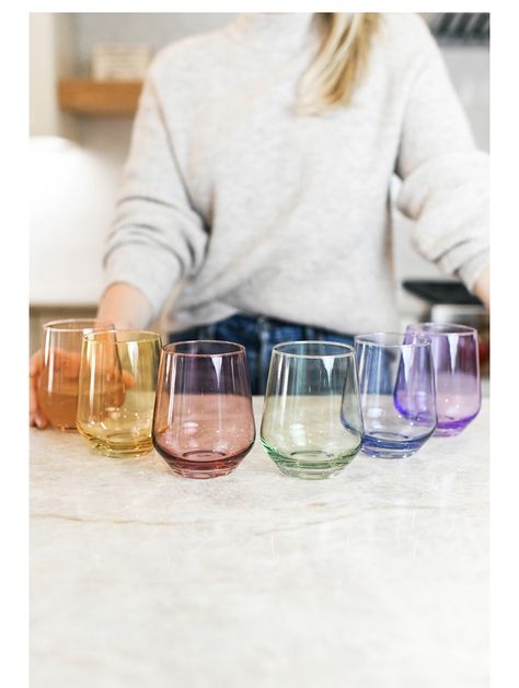 Colored Drinking Glasses, China Kitchen, Dream Bedroom Inspiration, Colored Glassware, Wine Glass Set, Water Glass, Stemless Wine Glasses, Gifts For Wine Lovers, Stemware