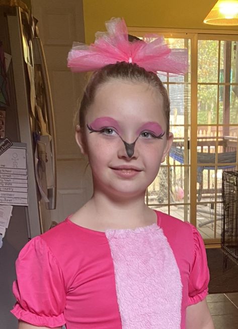 Flamingo Costume Makeup, Flamingo Face Paint Easy, Flamingo Face Painting, Flamingo Makeup Halloween, Flamingo Face Paint, Flamingo Facts, Flamingo Makeup, Flamingo Costume, Bird Girl