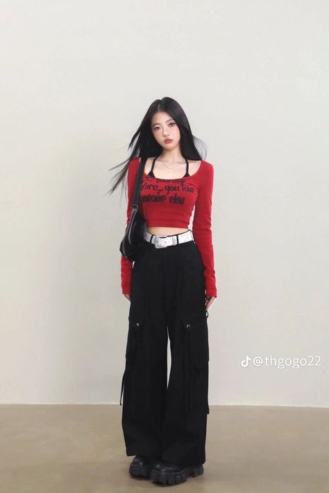 Idol Off Duty Outfit, Hip Hop Dance Outfits Korean, Dominate Outfit Ideas, Korean Concert Outfit Ideas, Dance Outfits Black, Concert Ootd Kpop, Girl Crush Outfit, Dance Clothes Outfits, Outfit Ideas Kpop