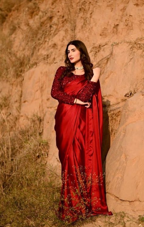 Red Saree Party Wear, Saree Red, Shop Background, Saree Party Wear, Saree Ideas, Lehenga Designs Simple, Export Business, Views Video, Pakistani Party Wear