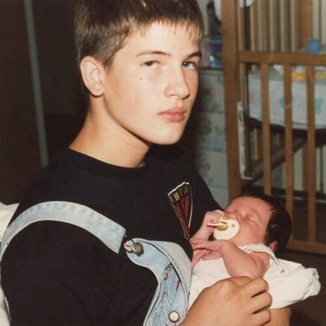 We have for sale this Big Thief album 'Capacity' on a LP in gatefold sleeve. It is brand new and still sealed, so it is in mint condition. This is a 2017 LP. If you purchase from us before 1pm Monday to Friday, we can send this to you the same day! Otherwise, we will send next working day. All LP's are send in very strong, bespoke record mailers so that your purchase will arrive safely. Do please get in touch if you have any questions. Thanks for looking! Big Thief - 'Capacity' vinyl record LP T Big Thief, Fever Ray, Santa Helena, Cool Album Covers, Pochette Album, Trap Music, Santa Lucia, Best Albums, Great White Shark