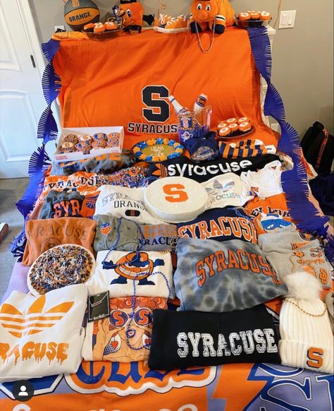 Syracuse Dorm Room, Syracuse Bed Party, Syracuse Grad Cap, College Pics, College Announcements, College Bed, College Help, College Vibes, Bed Party